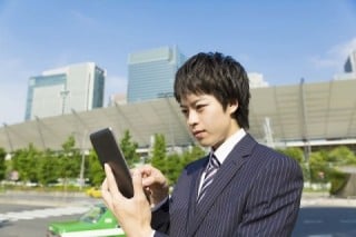 スマホからのホームページ作成・更新で、すきま時間を有効活用 スマホからのホームページ作成・更新で、すきま時間を有効活用
