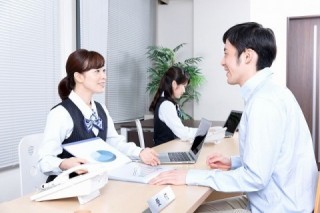 作成したコンテンツはWeb上だけでなく、商談や接客、プレゼンなどの場面でも活用できる