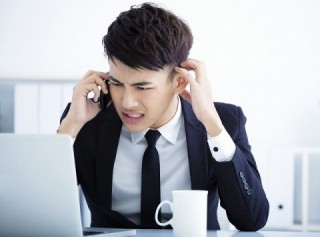 商品・サービスを購入しなかった場合の未来の姿を見せることで、購買を強力に促進する