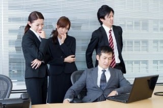 デザインばかりがきれいでページ数や文章量が少ないホームページは、検索結果の順位争いでは簡単に敗北してしまう