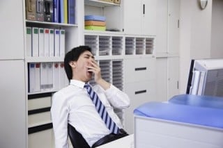 コンペ・相見積もりの件数が増えるほど受注の期待値が減少するため、提案にかける労力を下げようという思惑が各社に働く