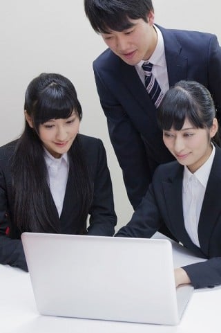 依頼前に下準備を綿密におこなうことで、ホームページ制作会社（業者）を選ぶときの失敗を低減できる