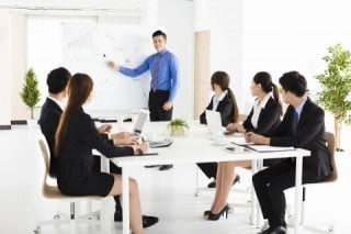 ホームページ制作会社（業者）の選定前に、他部署へのヒアリングや社内の意思統一は済ませておこう