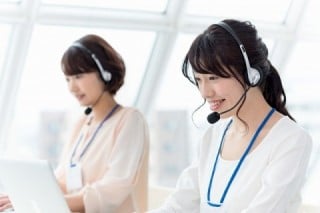 各ホームページ制作会社（業者）のサポート体制をチェックするため、サポート専任の社員が何人在籍しているかを質問してみよう