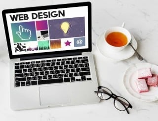 HTMLやサーバーに詳しい人でも、デザインの知識・技術を持ち合わせているとは限らない