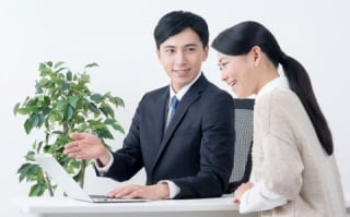 おりこうブログDSなら、スマートフォン対応で更新も簡単！　初回は担当者が訪問して操作方法をレクチャーします！