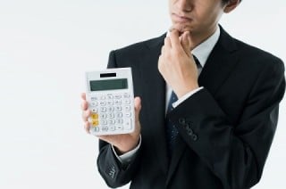 優秀なコンテンツマーケティング会社にコンテンツをすべて外注すると、初期費用500万円と月額200万円かかることも