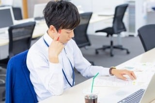 主語と述語のねじれは校正ツールでは検出できないので、人の目で確認する必要がある