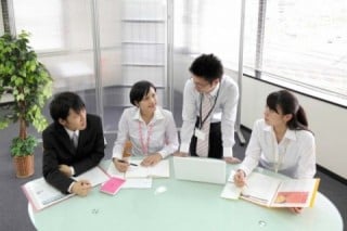 4.【給与・休日等の福利厚生】の書き方