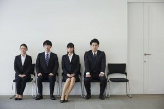 通年採用拡大後、学生は大企業の入社試験にいつでもチャレンジできるようになる