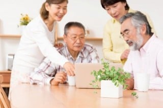ファーストビューの「自分ごと化」でスクロールを誘発して、本文・お問い合せにつなげる