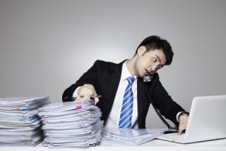 中小企業の採用担当者は他の業務と兼務しているため負担が大きい