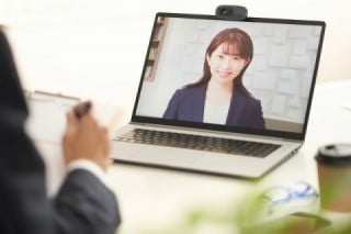 Web面接の導入で、忙しい在職中の求職者も応募しやすくなる