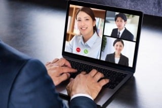 Web面接では複数の拠点の社員が同時に面接参加しやすく、後日録画を観られるので現場の意見を選考に反映しやすい