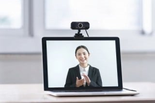 自分たちだけでなく求職者側も使いやすいサービスを選択する