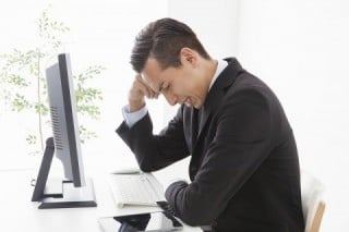 たとえネットやWeb会議システムに詳しい社員がいても、その社員が休暇中や病休中は面接に支障をきたしてしまう