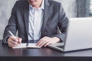 紙とペンだけで、企業ホームページ全体のコンテンツプランとアイディア出しに大いに役立つ、商品・サービスのリストアップ作業