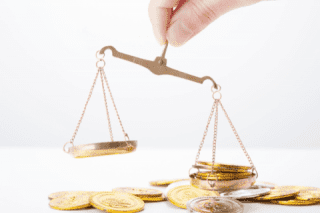リスティング広告では1クリックあたり数百円～数千円がかかるが、自然検索結果なら何回クリックされても無料