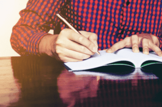 普通は一番上のファーストビューから執筆に取り掛かりがちだが、書くのが難しいのでオススメしない