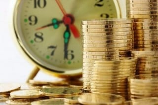 社員にデザインの知識・技術を学ばせようとすると、莫大な時間と人件費が発生する