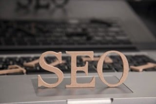 そのページでGoogleやYahoo!の検索上位を狙っているSEOキーワードはかならずリード文にも含めるべき