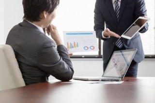 サーバーやWebに詳しい社員がいない会社は、サーバー・ドメインも一括で準備してもらえる制作会社に委託するのがオススメ