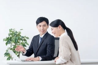 中小企業では自作と業者委託の両方の良いところを組み合わせるような体制で、ホームページ開設・リニューアルするとよい