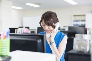 企業ホームページは外部の人に見てもらうためのものなので、社内の経営幹部やホームページ担当者の意見よりも、お客さま・取引先の意見のほうがはるかに重要