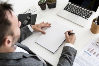 企業ホームページ（Webサイト）では情報を文章に落とし込まないと、アクセス数も売り上げも増えない