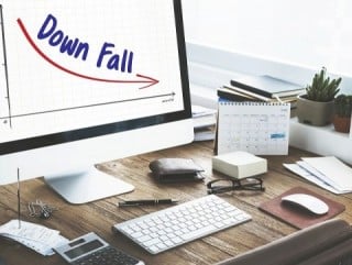 新規ドメインに変更すると、検索エンジン側にそれまでの評価が引き継がれず、検索順位が下落する可能性がある