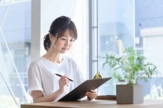 自由記述式の質問はお客様側の回答を記述する負担が大きくなるので、サンプルの回答例を同時に提示するのがオススメ