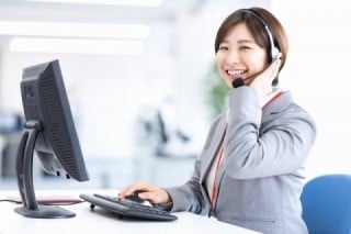 オンラインインタビューの場合は、ヘッドセットを用意すべき