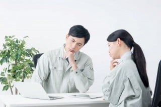 無料CMSはホームページ担当者の退職で管理が不可能になるケースが多いので、企業での利用の場合は運営の安定性が低いのがネック