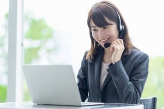 オンラインインタビューの場合は、Web会議システムの接続URLが必須になるので当日朝にかならずリマインドメールを送付する