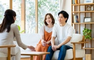 購入プロセスにおいて、なぜ自社を選んだのか、なぜ自社と同じ商品・サービスカテゴリーを選んだのかを深掘りする