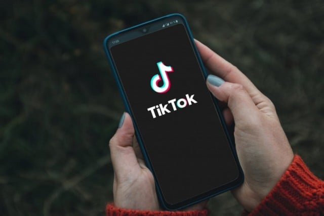 TikTok(ティックトック)とは?意味やメリット・デメリットを初心者向けに解説 TikTok(ティックトック)とは?意味やメリット・デメリットを初心者向けに解説