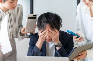 各社員の仕事が見える化されていないとチームワークが発揮されず、キーマンがいないと仕事がまったく進まない事態になりがち