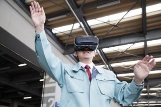 企業研修においても、メタバースとVRを活用すれば、業務上で危険な行為などをリアルに体感できる