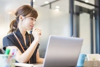 検索エンジンはテキスト（文字）情報を中心にページのクオリティを判断しているので、文章を充実化させれば検索上位を獲得しやすくなる