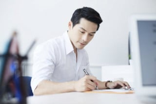 商品・サービスを購入すると、どんなお悩みや不満が解決できるのかを具体的に書く