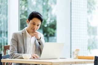 競合他社のホームページの分析