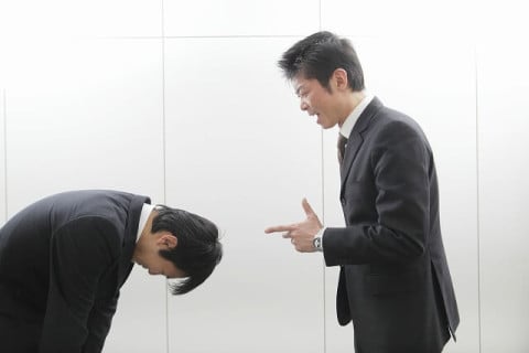 取引先の中小企業が原因でサイバー攻撃を受けた場合、47％が損害賠償請求に踏み切り、29％が取引を停止すると回答