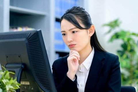 ビジネスシーンでも普段の生活でも企業ホームページのチェックは今や常識に