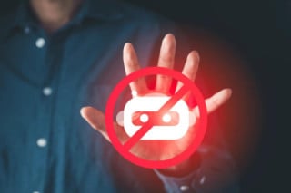 個人情報や機密情報を含むプロンプトを避ける