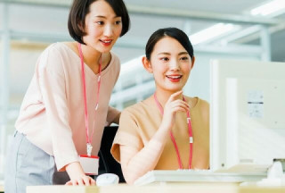 1.観察（Observe）…競合他社・同業他社のホームページの分析
