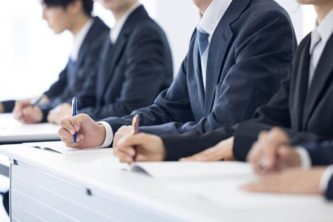 AIチャットボットで人件費や教育コストを大幅削減！