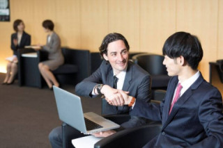 4. ラクラク外国語対応でインバウンドや海外のニーズも獲得！