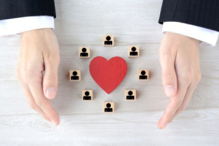 社内ヘルプデスク…FAQ自動化、属人化解消