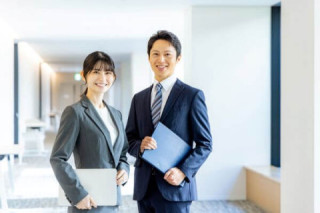 社内ヘルプデスク（総務や情報システム部など）｜属人化解消と業務スピード向上