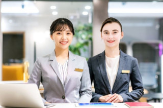 1. 言語の壁やコミュニケーション上のストレスの排除 1. 言語の壁やコミュニケーション上のストレスの排除